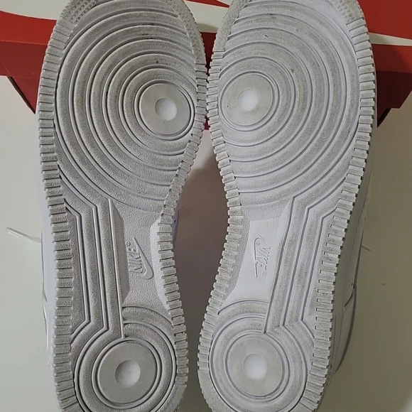 Nike Men's White Air Force 1 Low - Picture 5 of 7